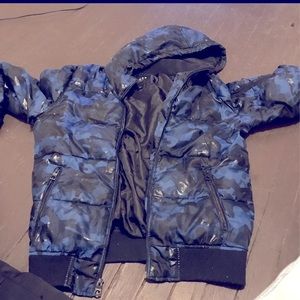A size small Guess bubble coat